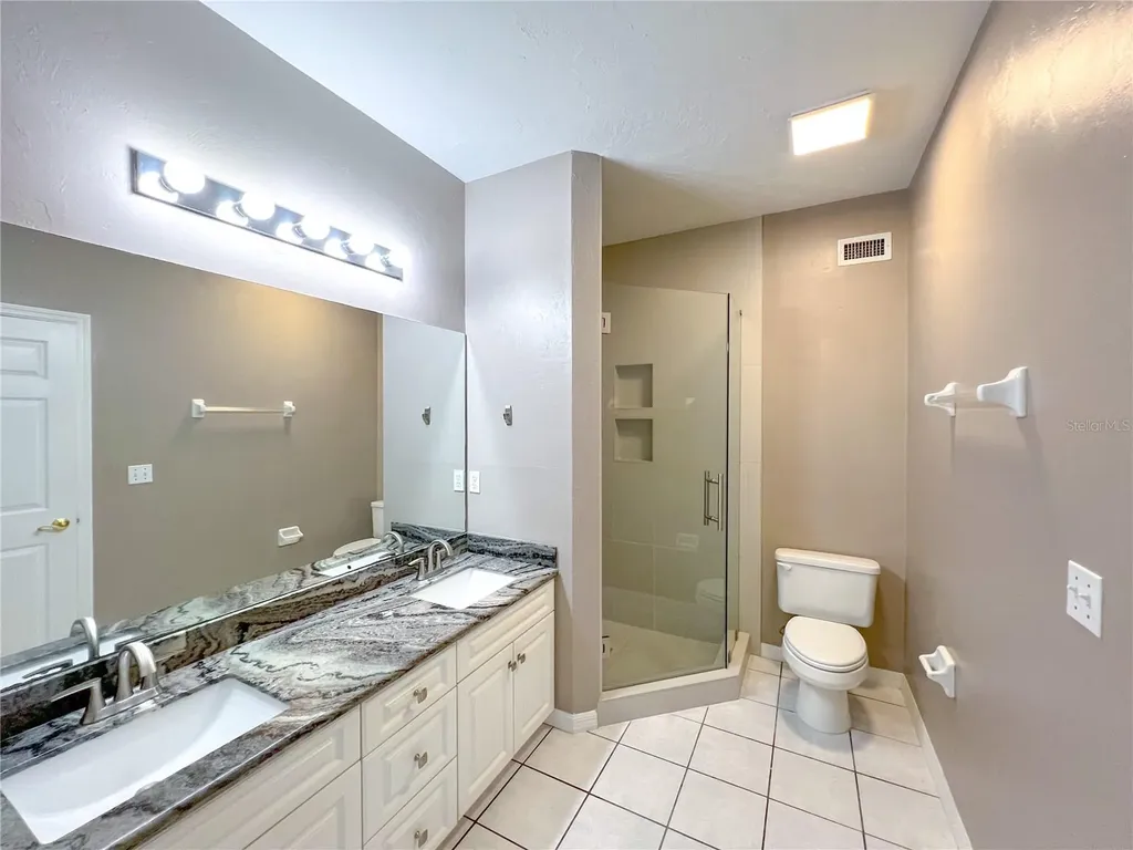 4933 NW 1st Place Gainesville FL 32607
