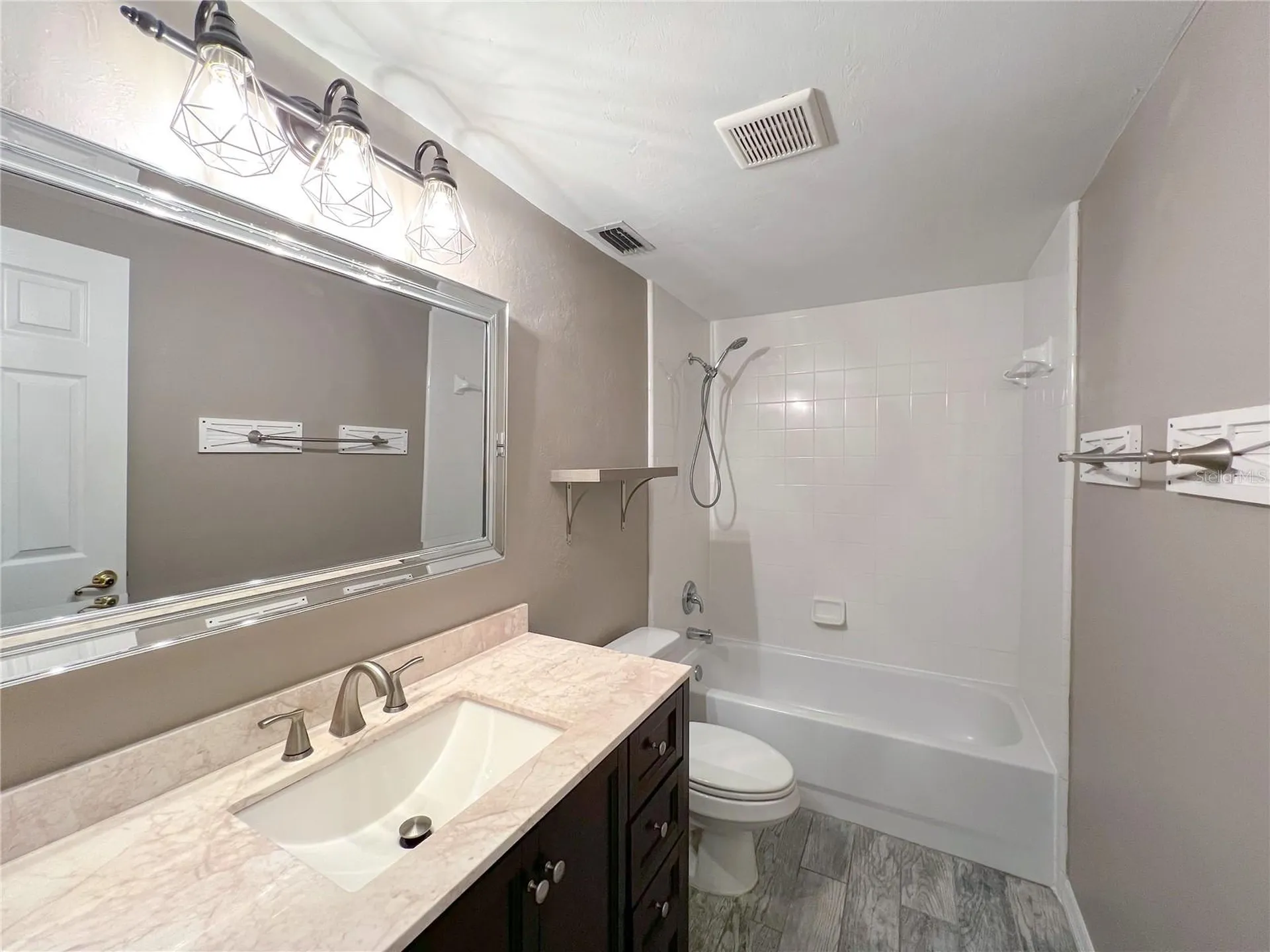 4933 NW 1st Place Gainesville FL 32607