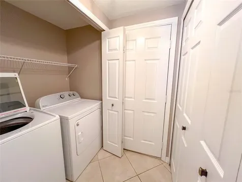 4933 NW 1st Place Gainesville FL 32607