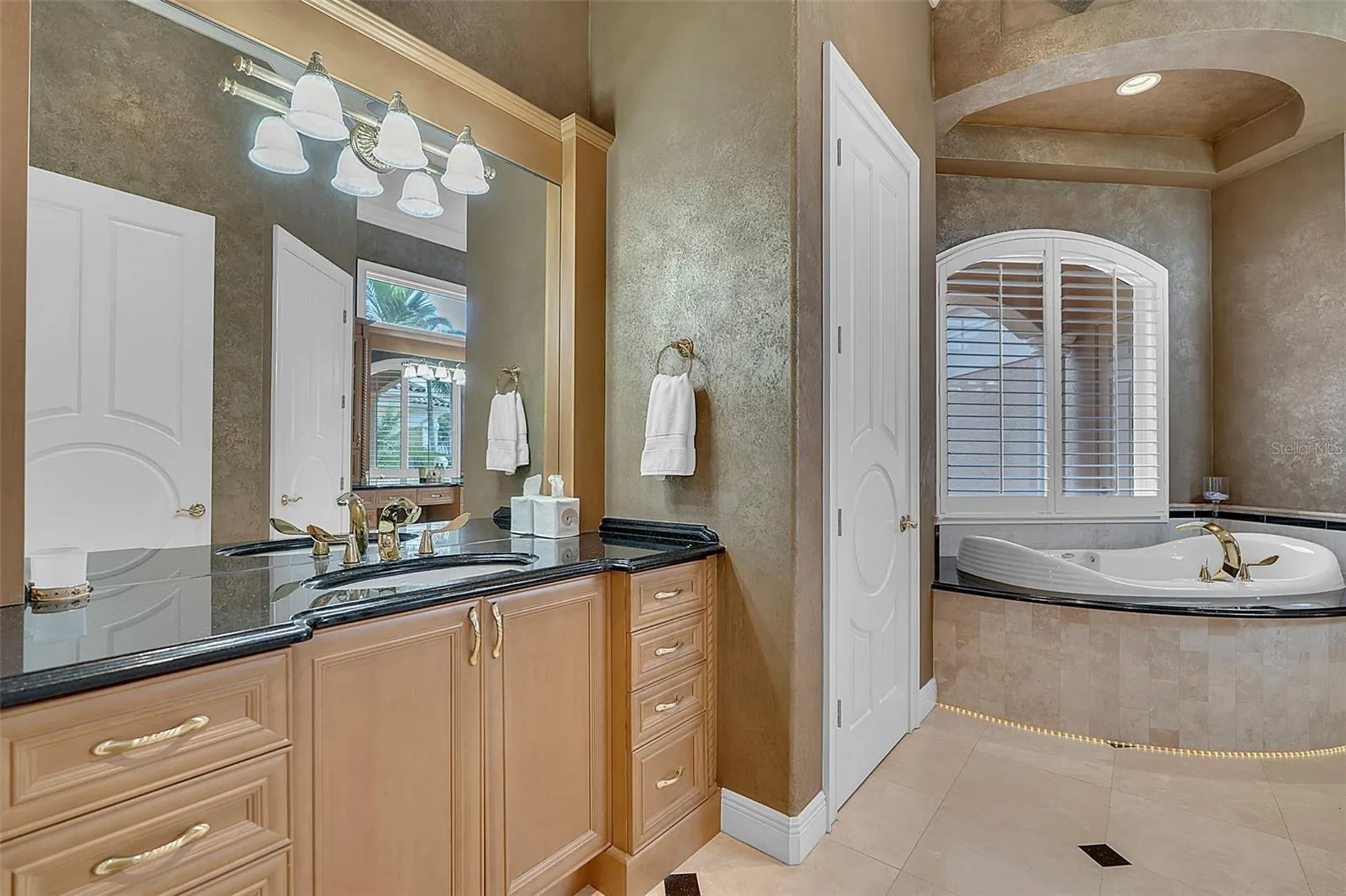 1541 Caribbean Drive Sarasota FL 34231