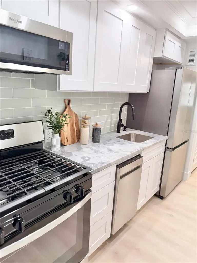 1900 58th Avenue N St Petersburg FL 33714