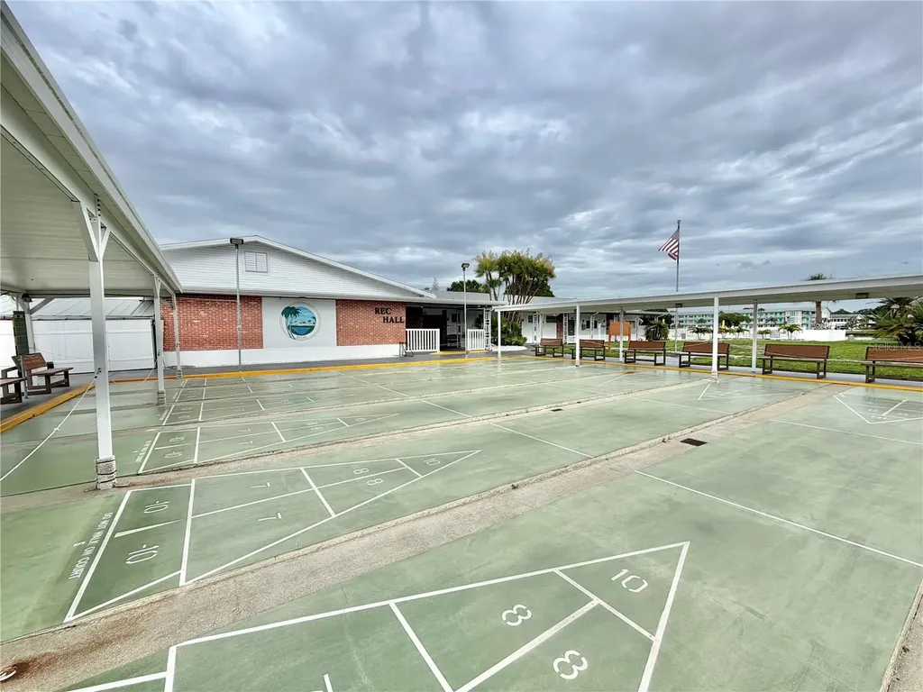 1900 58th Avenue N St Petersburg FL 33714