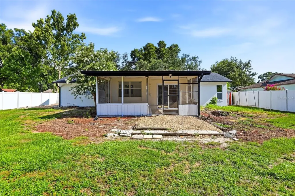 3304 King Richard Court Seffner FL 33584