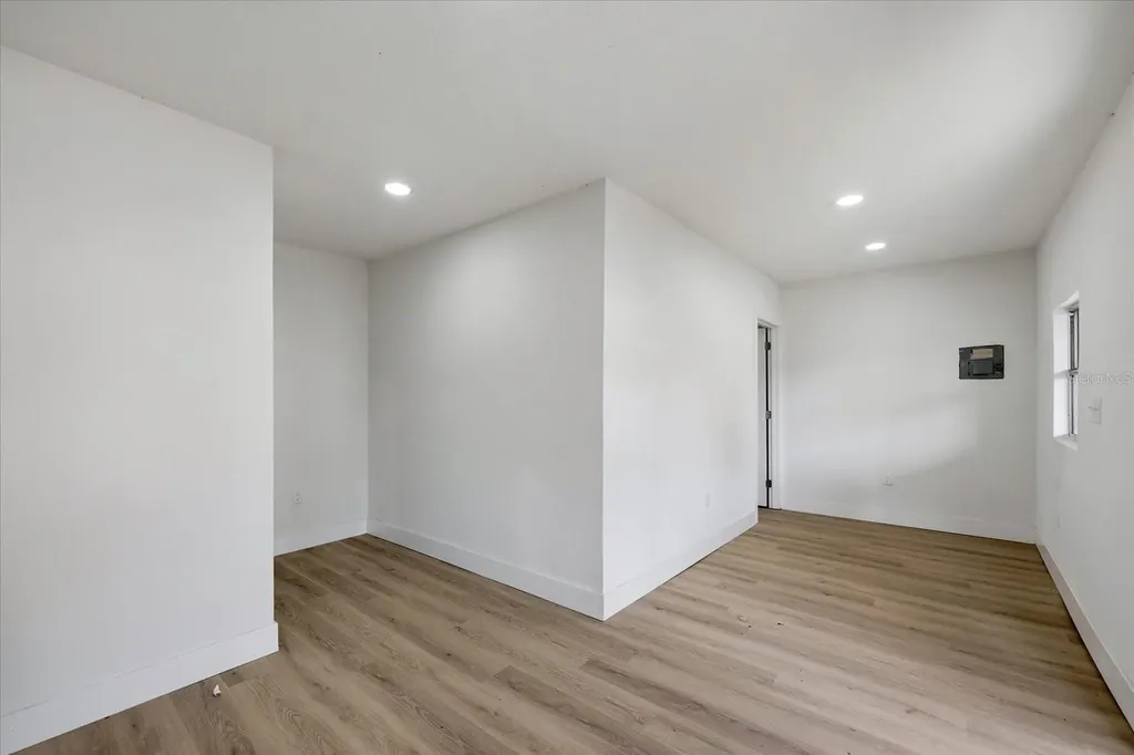 3304 King Richard Court Seffner FL 33584