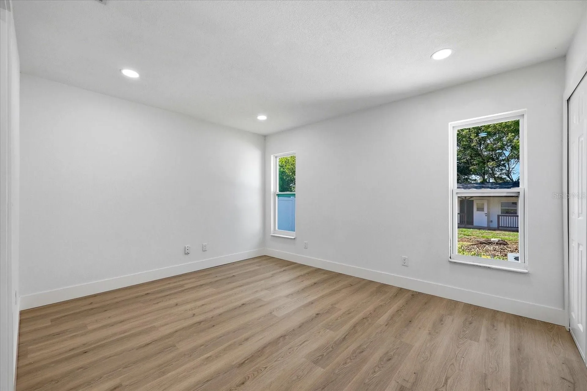 3304 King Richard Court Seffner FL 33584
