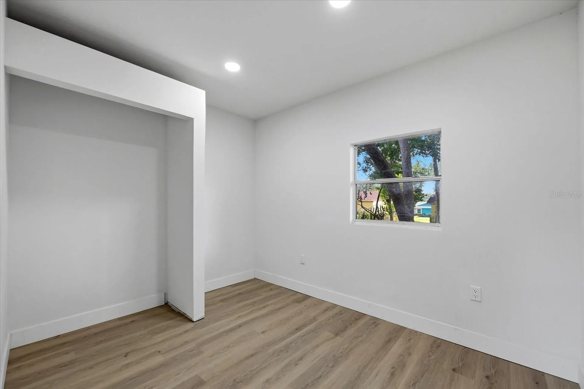 3304 King Richard Court Seffner FL 33584