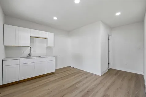 3304 King Richard Court Seffner FL 33584