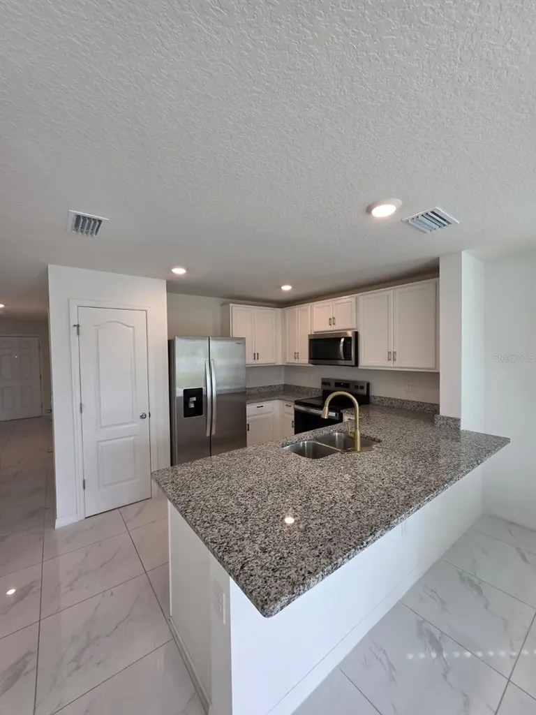 6606 Leo Lane Harmony FL 34773