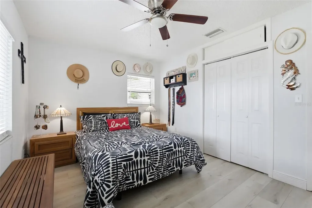 6810 4th Avenue N St Petersburg FL 33710