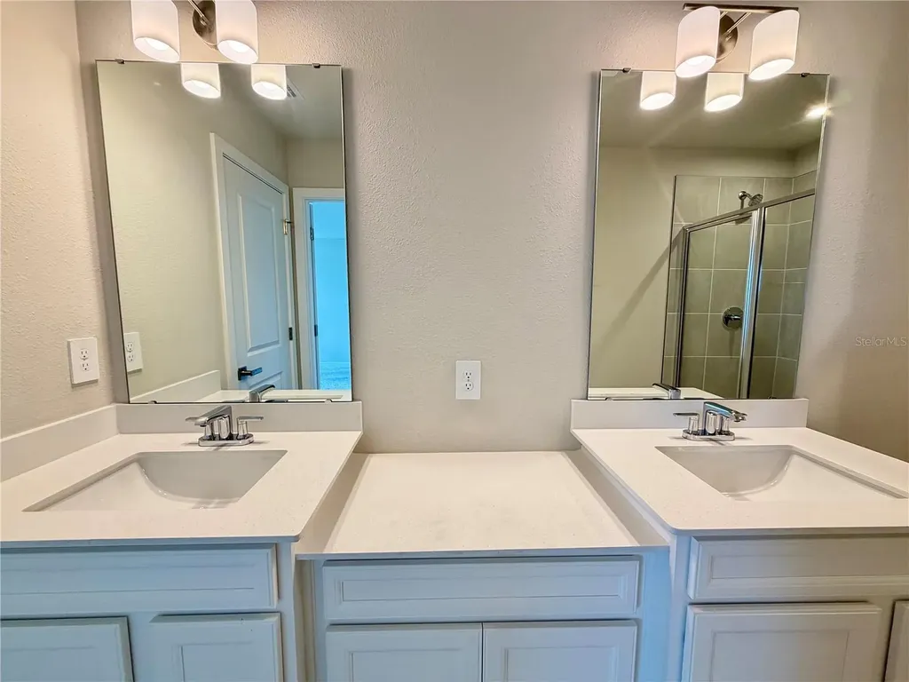 12326 Amber Creek Circle Lakewood Ranch FL 34211