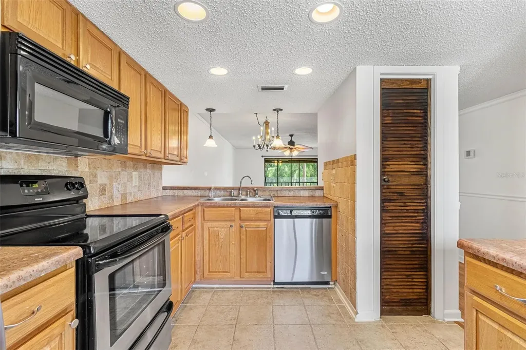 108 Woodlands Court Oldsmar FL 34677