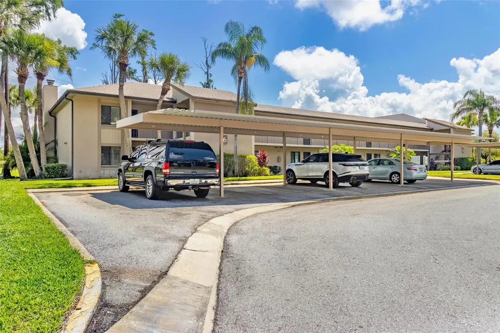 108 Woodlands Court Oldsmar FL 34677