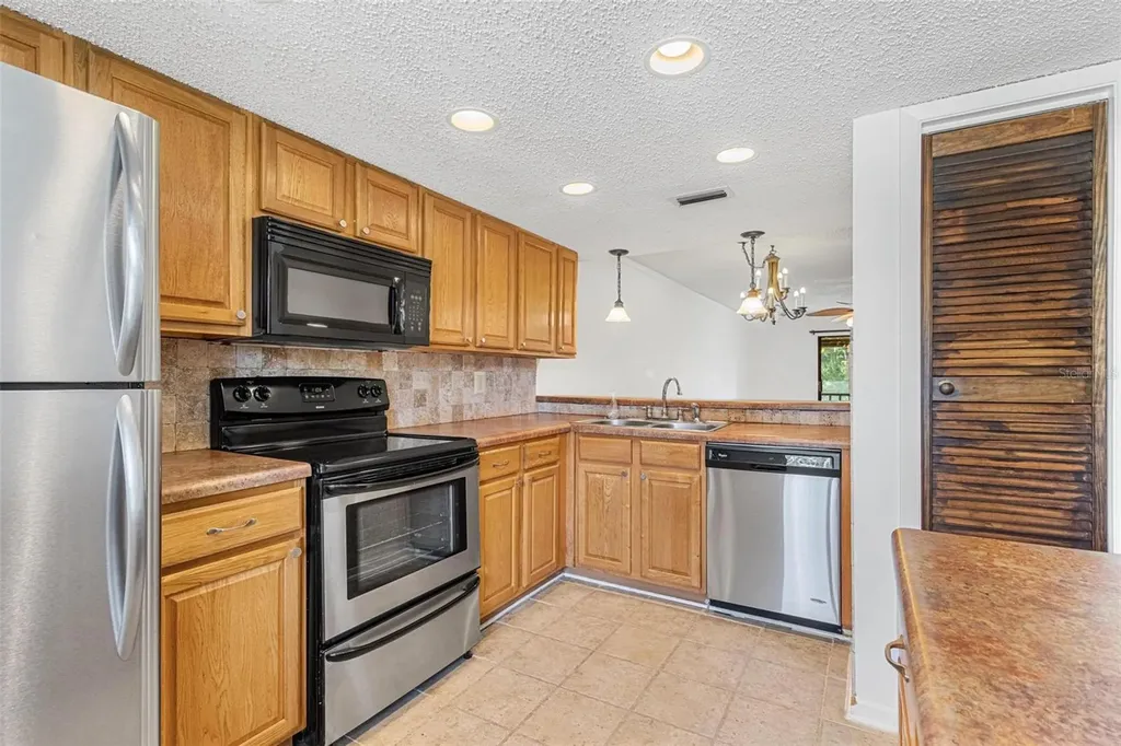 108 Woodlands Court Oldsmar FL 34677