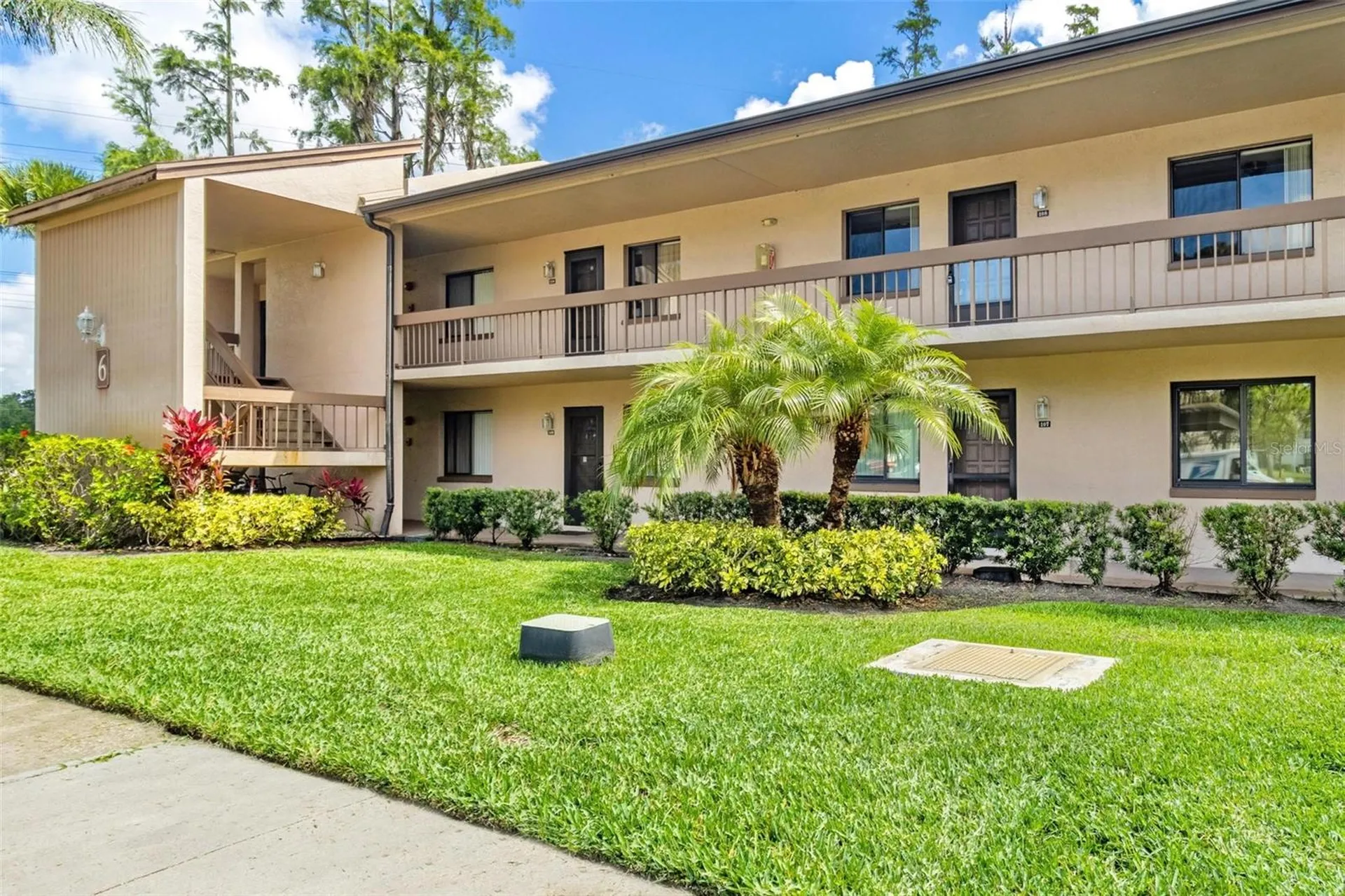 108 Woodlands Court Oldsmar FL 34677