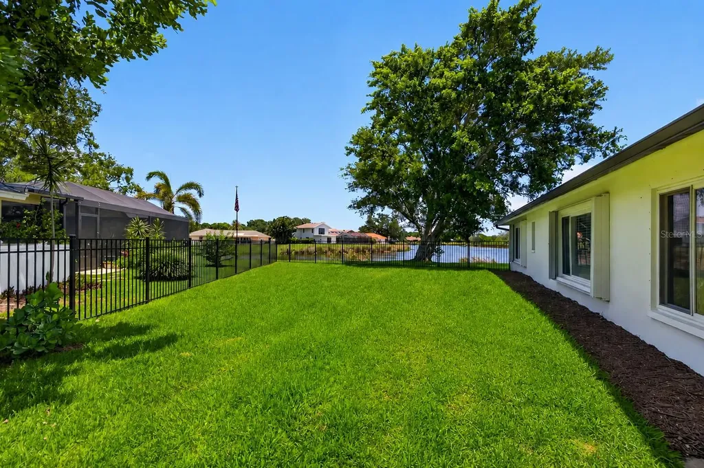 1472 73rd Circle NE St Petersburg FL 33702