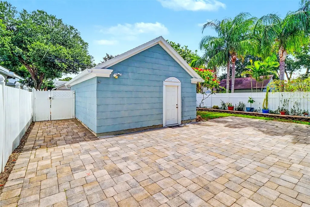1127 22nd Avenue N St Petersburg FL 33704