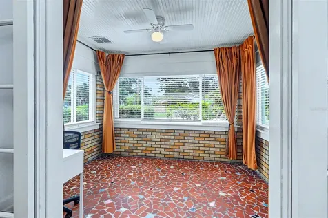1127 22nd Avenue N St Petersburg FL 33704