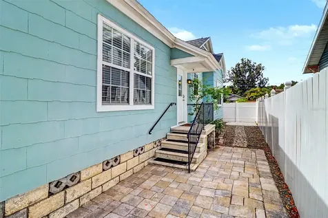 1127 22nd Avenue N St Petersburg FL 33704