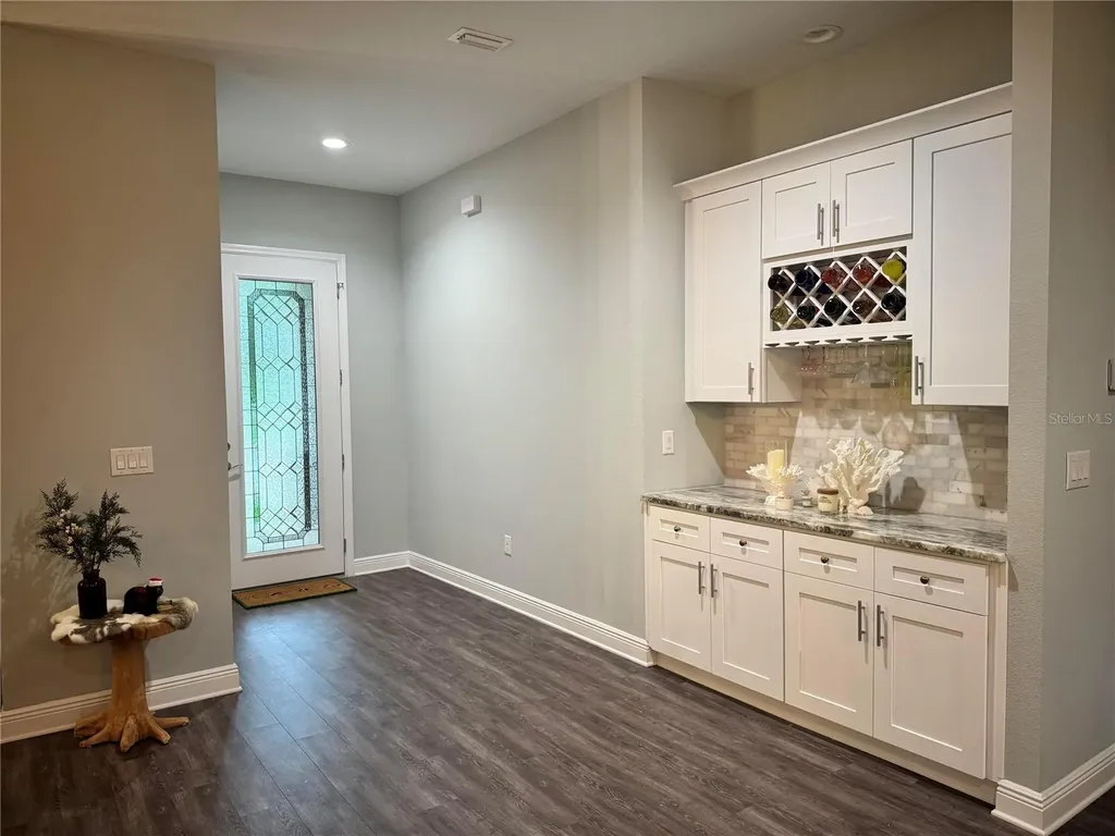 2730 Robertson Lutz FL 33559