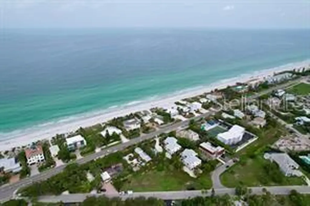 521 Neptune Avenue Longboat Key FL 34228