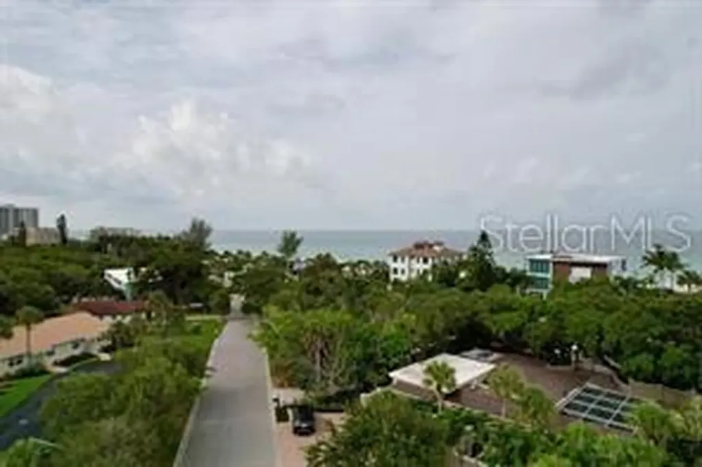 521 Neptune Avenue Longboat Key FL 34228