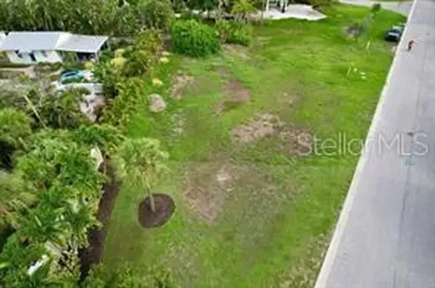 521 Neptune Avenue Longboat Key FL 34228