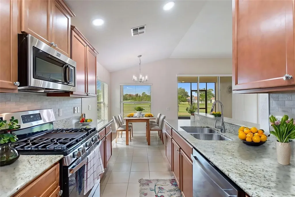 418 Del Sol Avenue Davenport FL 33837