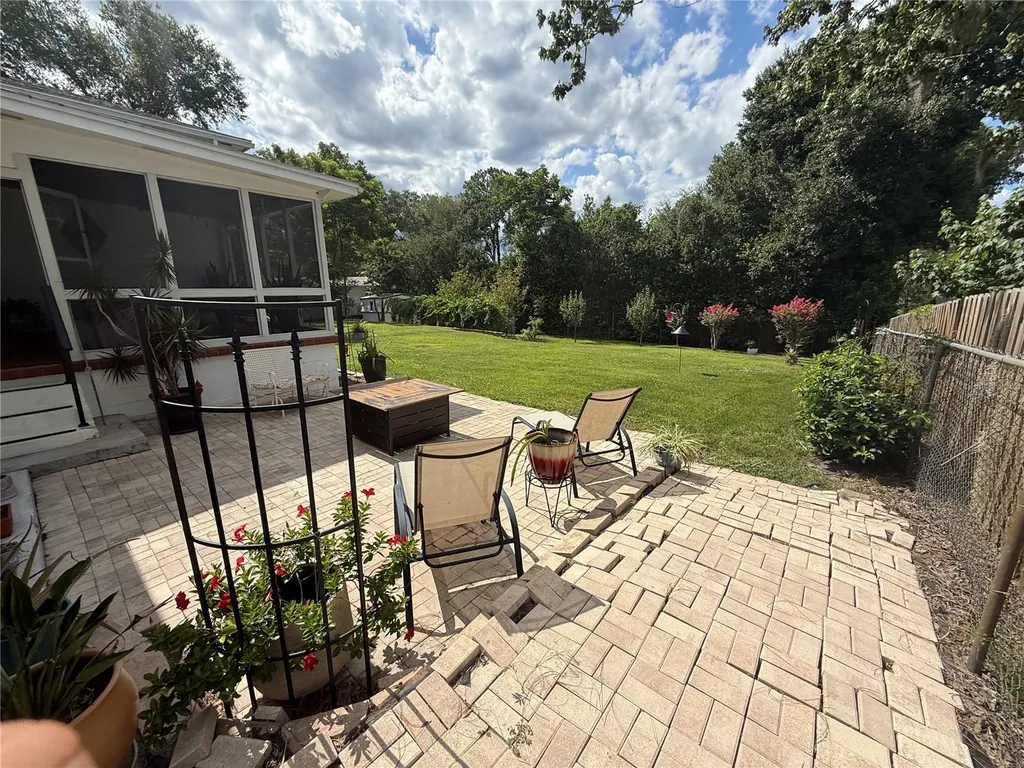 305 White Oak Drive Altamonte Springs FL 32701
