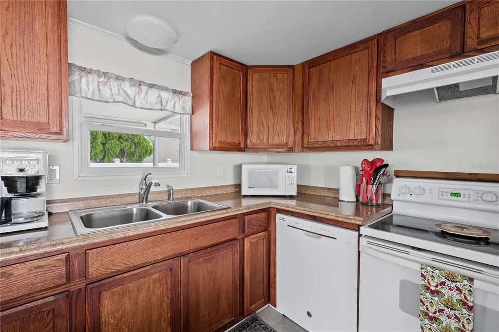 37250 Beverly Avenue Zephyrhills FL 33542