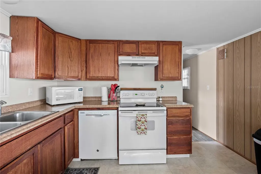 37250 Beverly Avenue Zephyrhills FL 33542