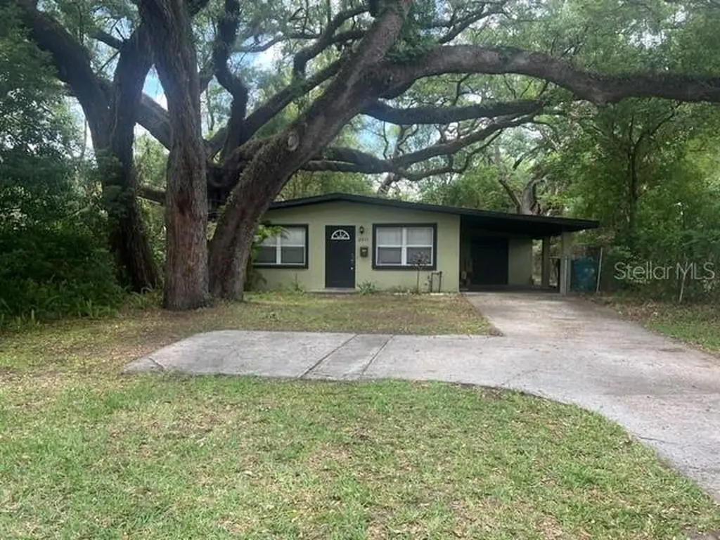 2211 E Amelia Street Orlando FL 32803
