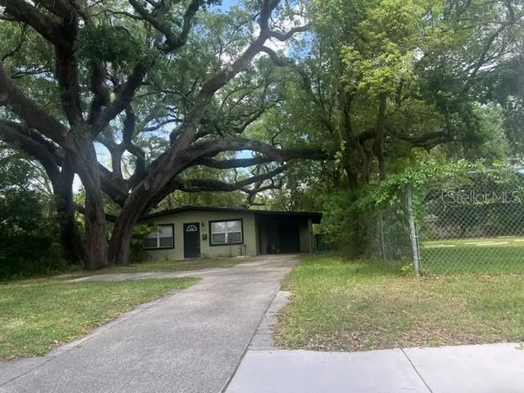 2211 E Amelia Street Orlando FL 32803