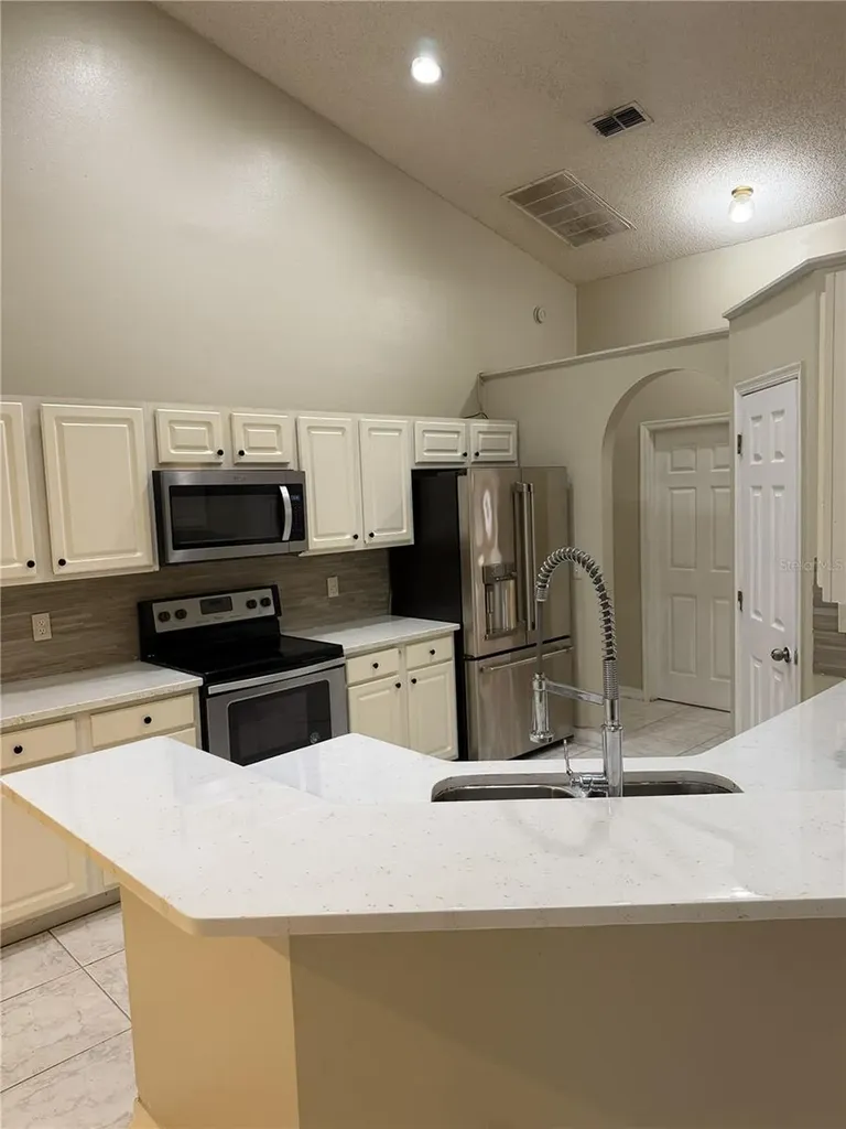 3733 Weetamoo Circle Orlando FL 32818