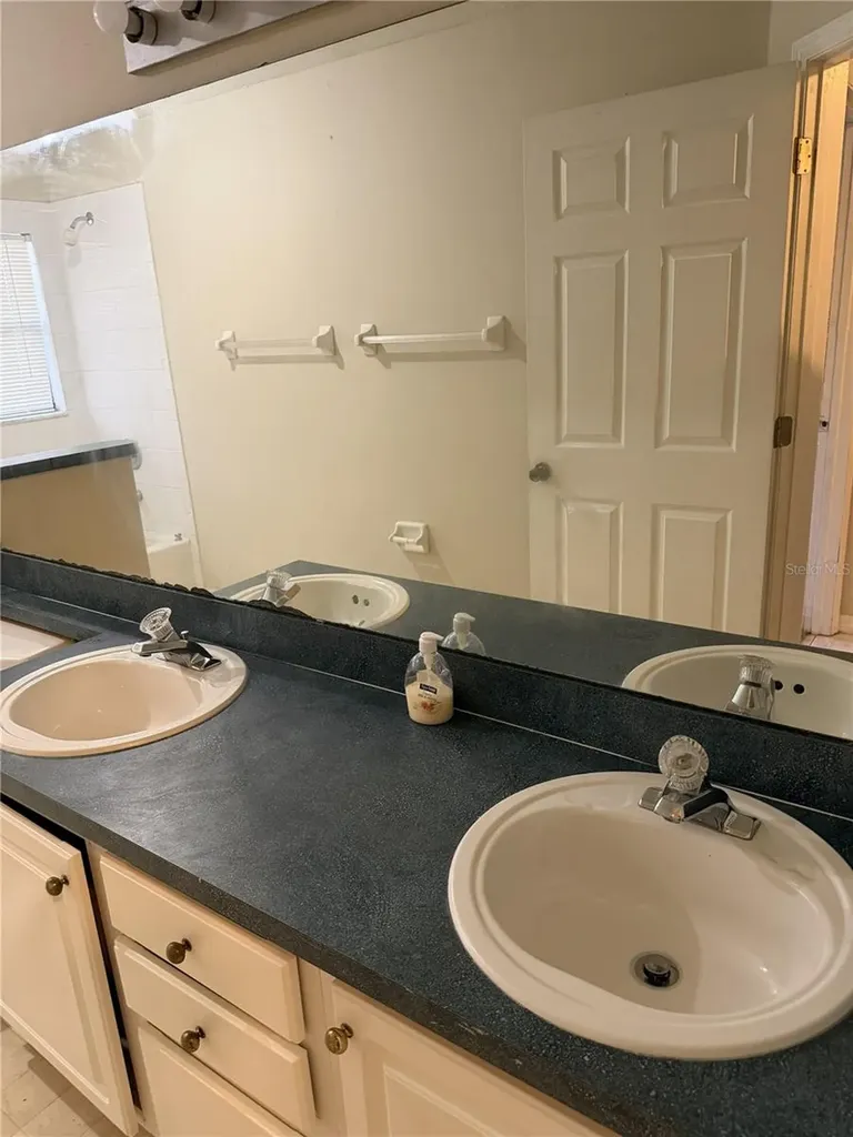 3733 Weetamoo Circle Orlando FL 32818