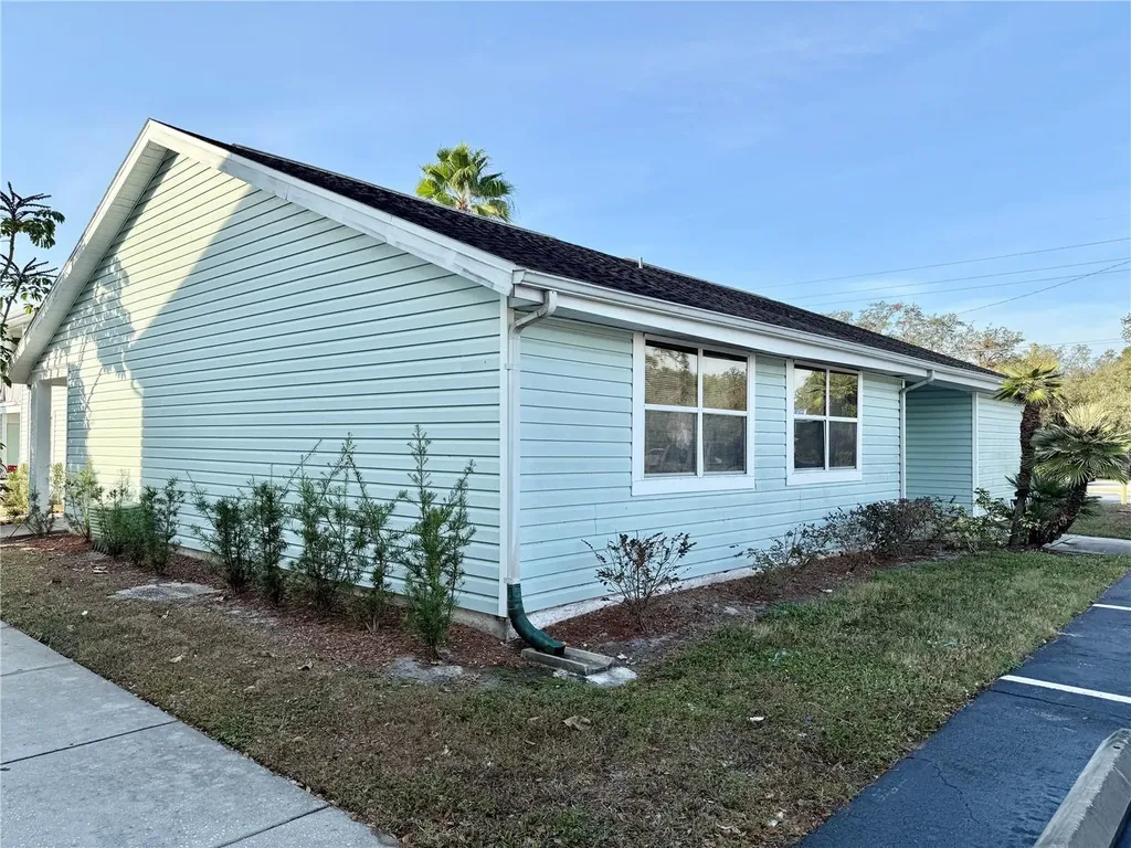5054 Terrace Club Lane Tampa FL 33617