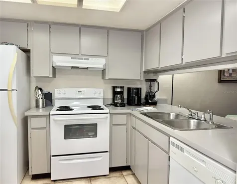 5054 Terrace Club Lane Tampa FL 33617
