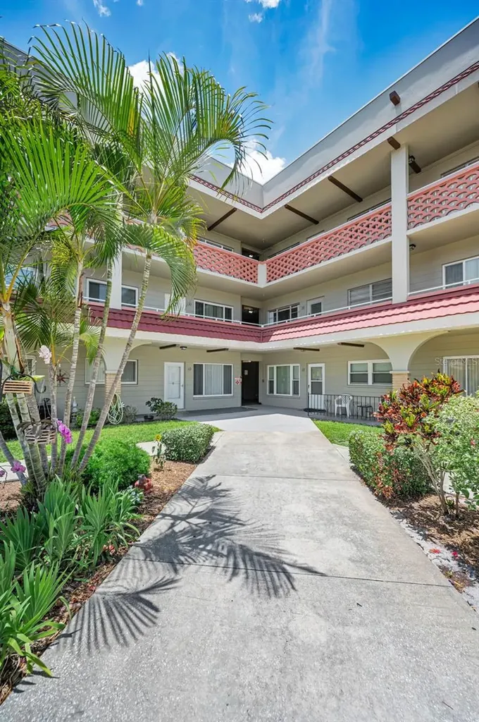 2072 Australia Way W Clearwater FL 33763