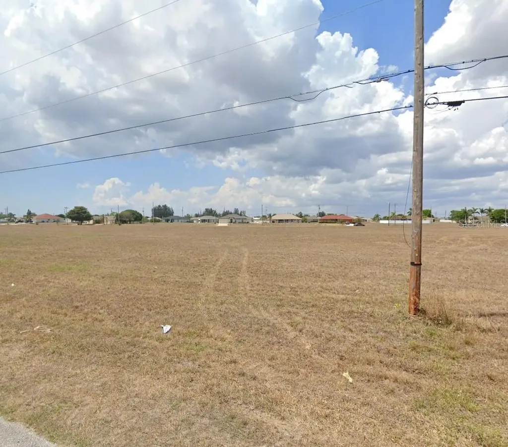 623 NE 15th Terrace Cape Coral FL 33909
