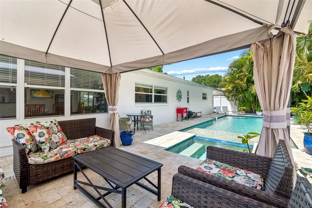6765 11th Avenue N St Petersburg FL 33710