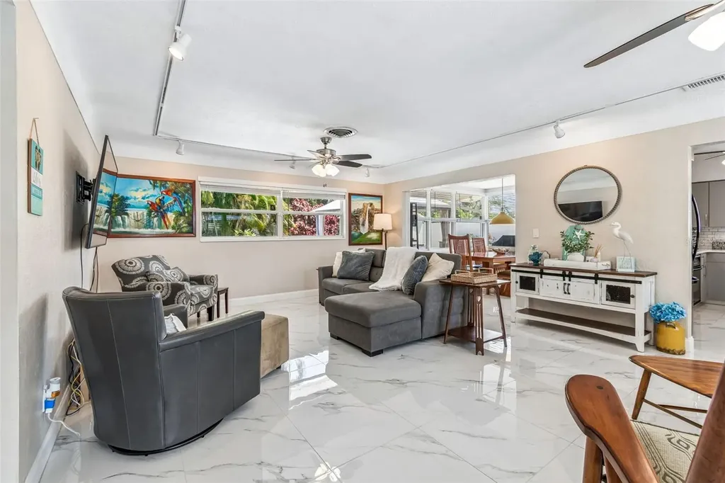 6765 11th Avenue N St Petersburg FL 33710