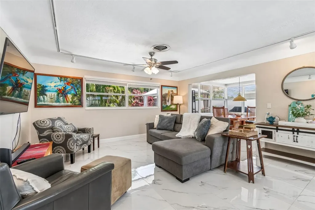 6765 11th Avenue N St Petersburg FL 33710