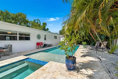 6765 11th Avenue N St Petersburg FL 33710
