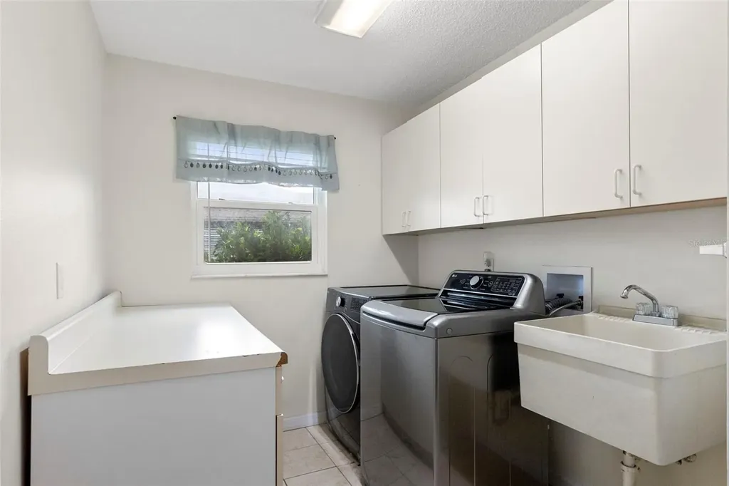4308 Middle Lake Drive Tampa FL 33624