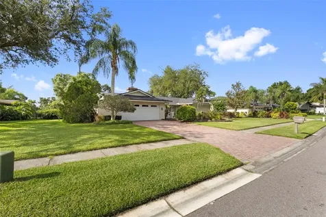 4308 Middle Lake Drive Tampa FL 33624