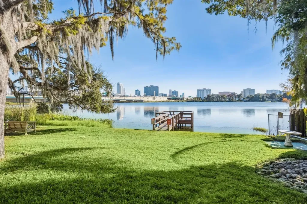 320 Lakeview Street Orlando FL 32804