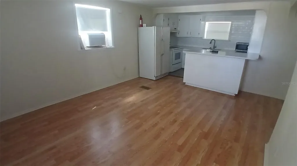 542 Division Street Tarpon Springs FL 34689