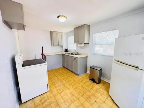 2722 S Sunrise Court Orlando FL 32806