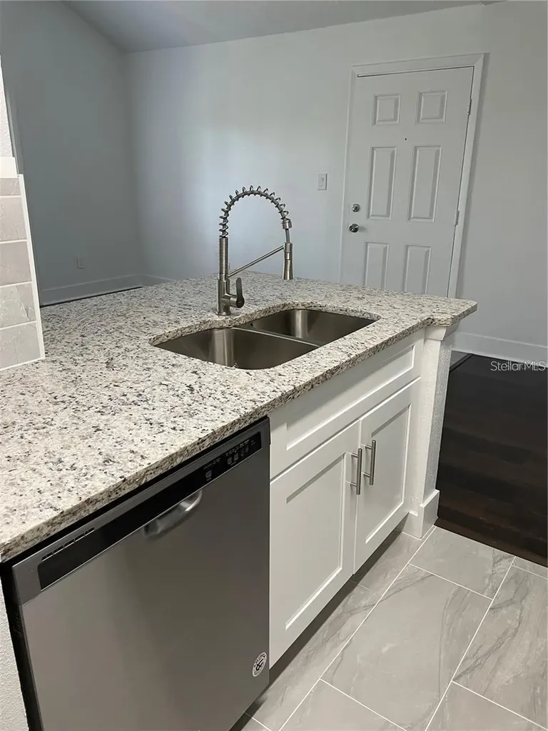 199 Afton Square Altamonte Springs FL 32714