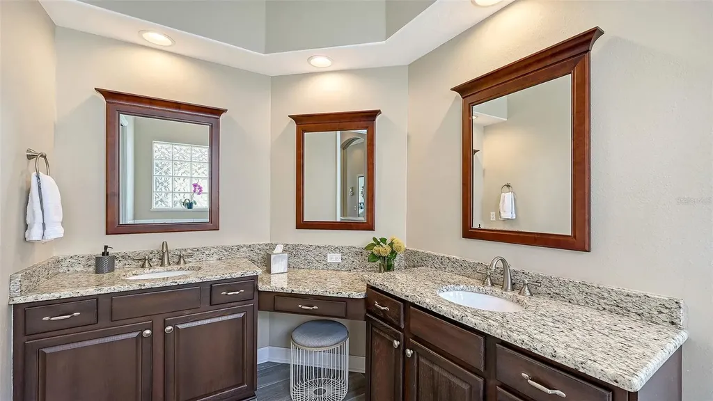 7151 Wainscott Court Sarasota FL 34238