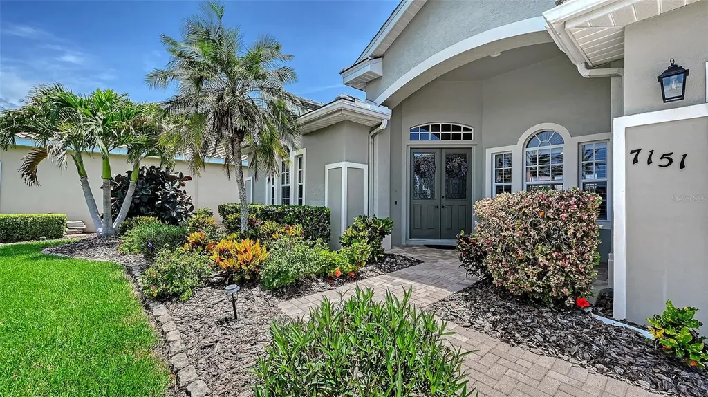 7151 Wainscott Court Sarasota FL 34238